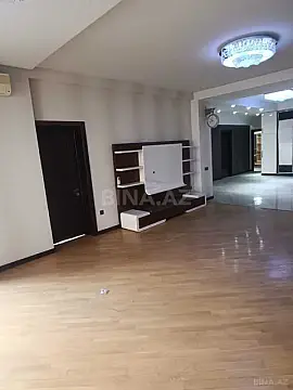 Satılır 4 otaqlı mənzil 210 m²
