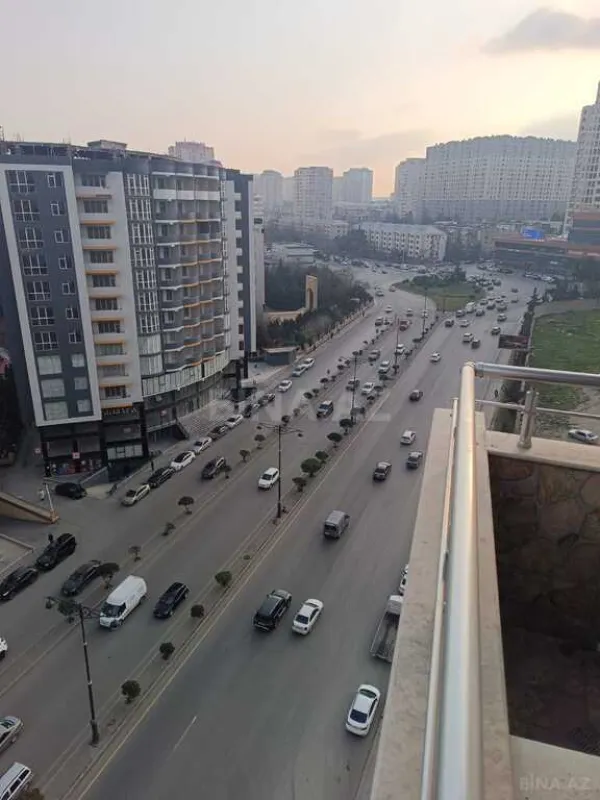 Satılır 4 otaqlı mənzil 210 m²