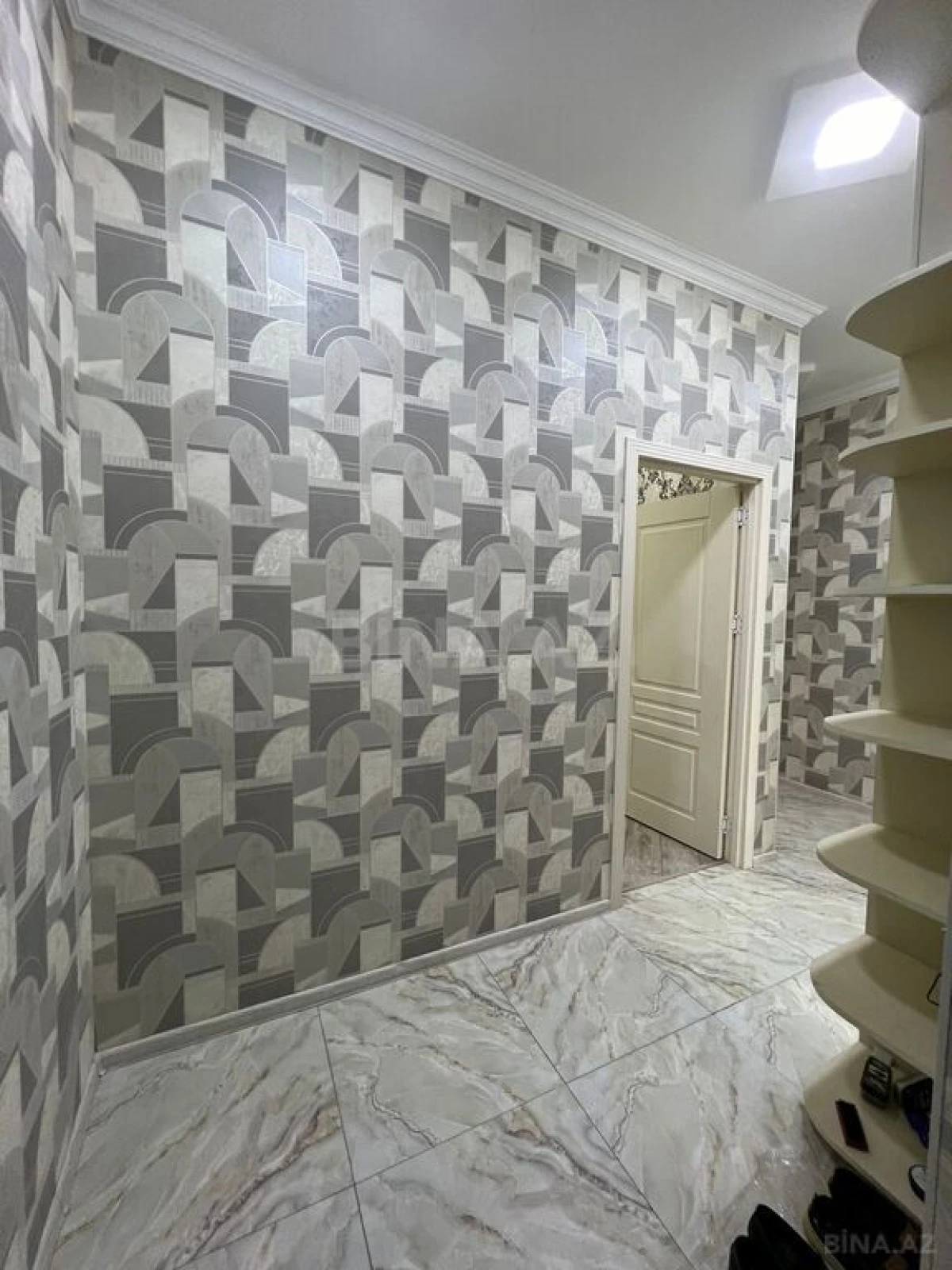 Satılır 2 otaqlı mənzil 56 m²