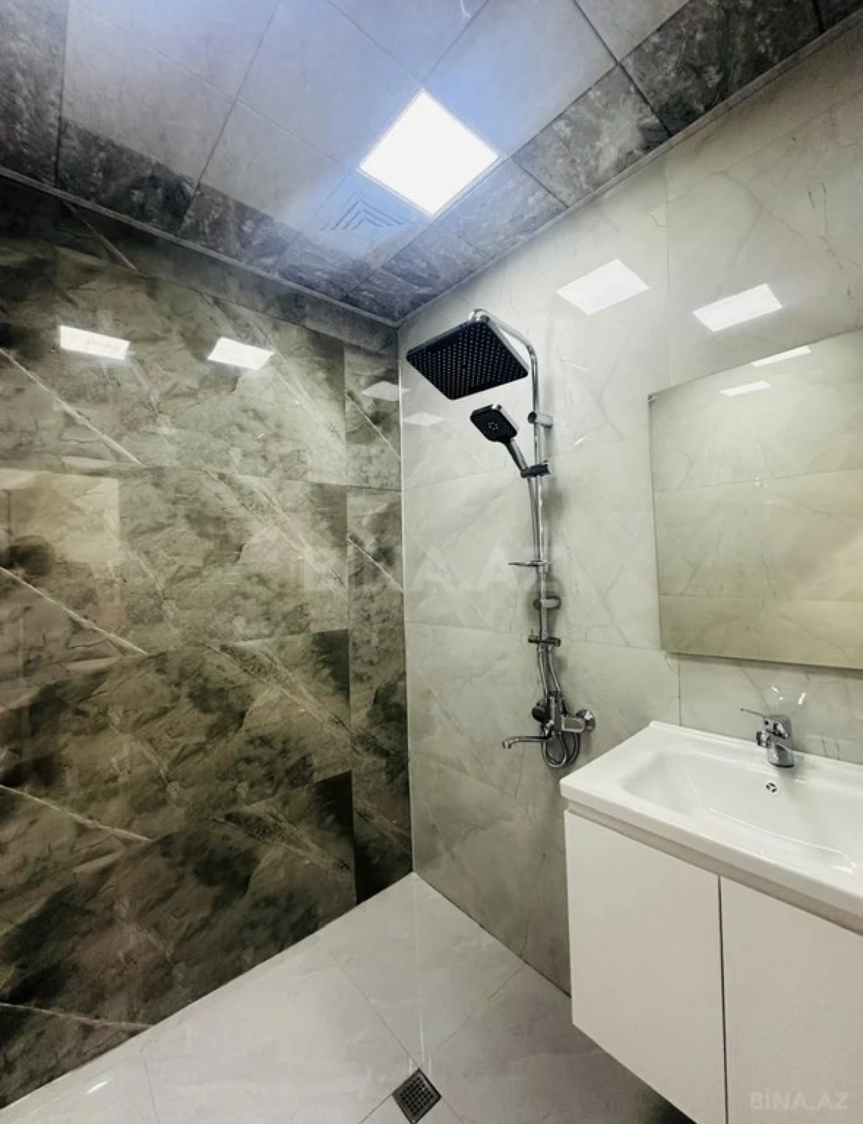 Satılır 2 otaqlı mənzil 58 m²