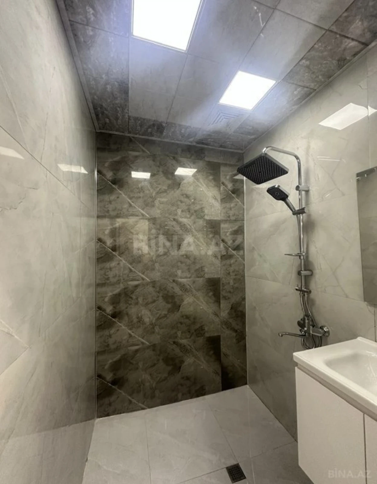 Satılır 2 otaqlı mənzil 58 m²