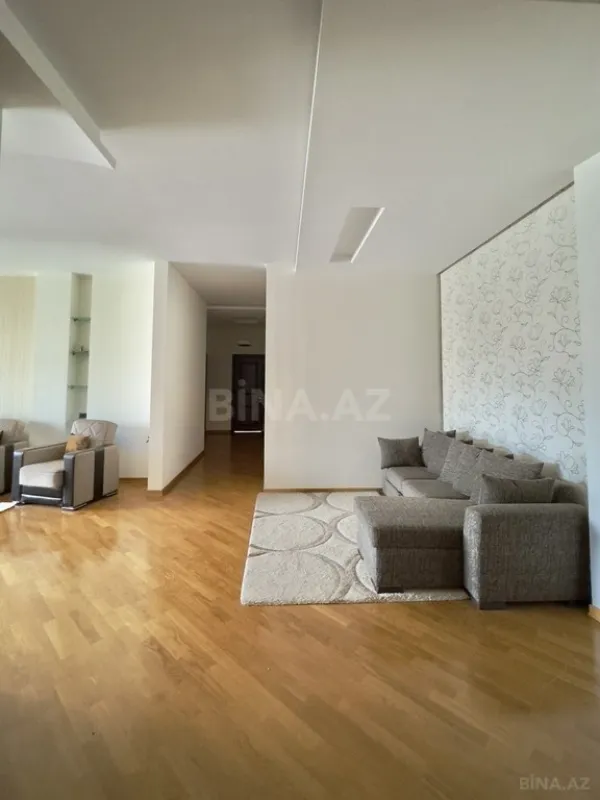 Kirayə verilir 3 otaqlı mənzil 140 m²