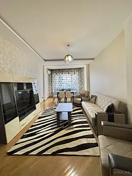 Kirayə verilir 3 otaqlı mənzil 140 m²