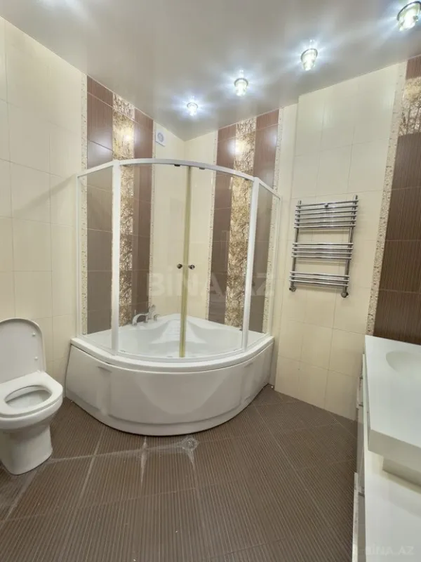 Kirayə verilir 3 otaqlı mənzil 140 m²