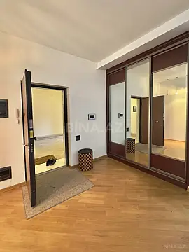 Kirayə verilir 3 otaqlı mənzil 140 m²
