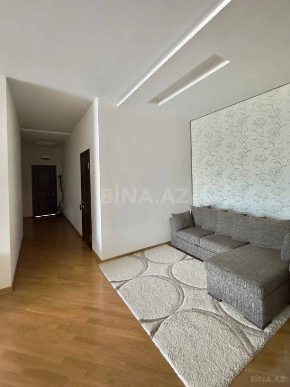 Kirayə verilir 3 otaqlı mənzil 140 m²
