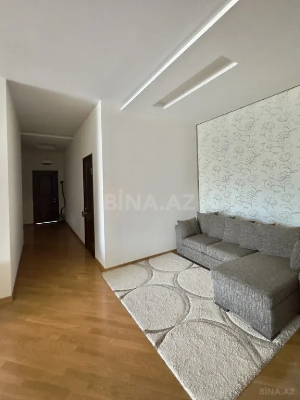 Kirayə verilir 3 otaqlı mənzil 140 m²