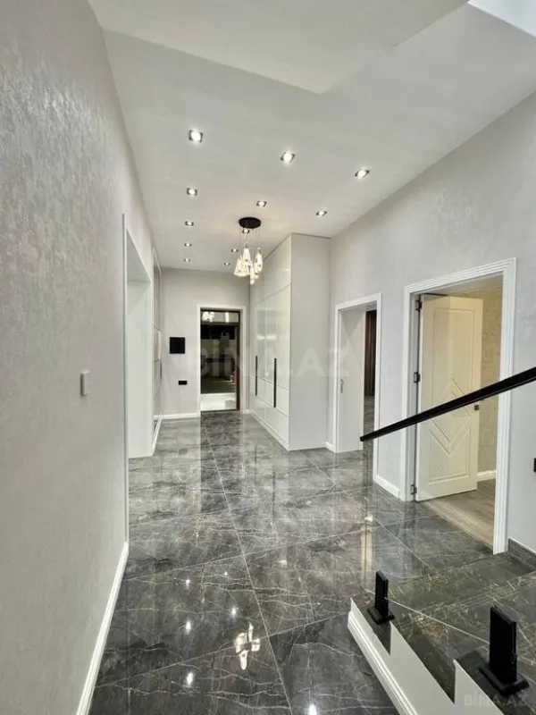 Satılır 6 otaqlı həyət evi 300 m²