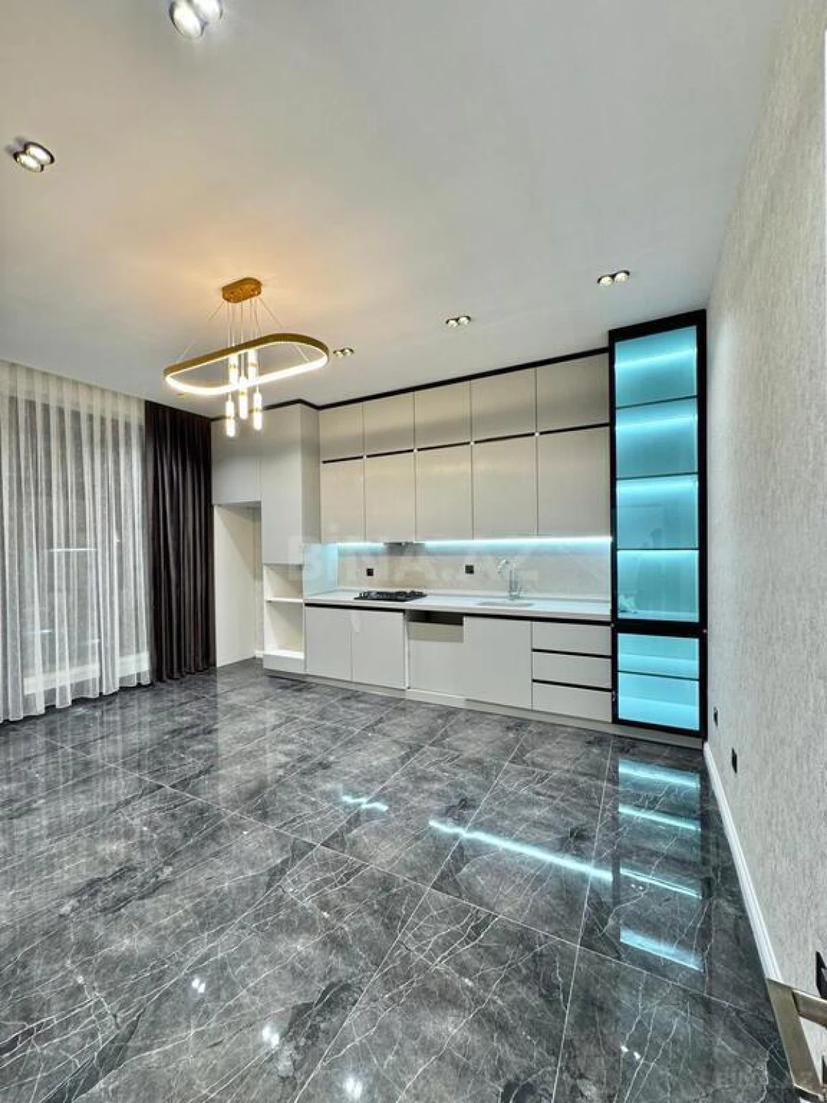 Satılır 6 otaqlı həyət evi 300 m²