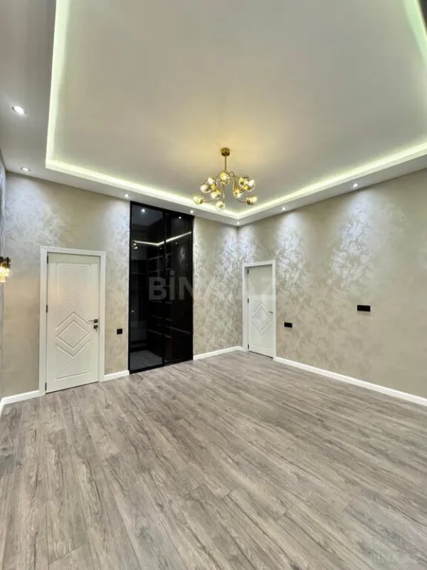 Satılır 6 otaqlı həyət evi 300 m²