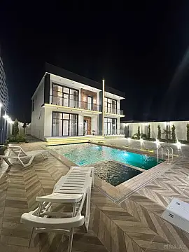 Satılır 6 otaqlı həyət evi 300 m²