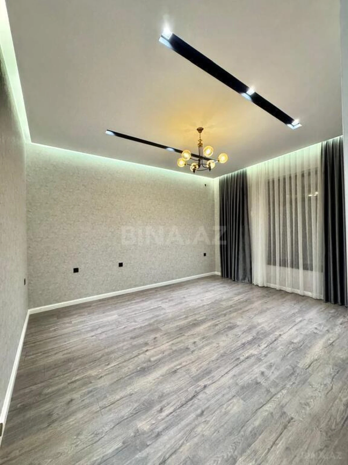 Satılır 6 otaqlı həyət evi 300 m²