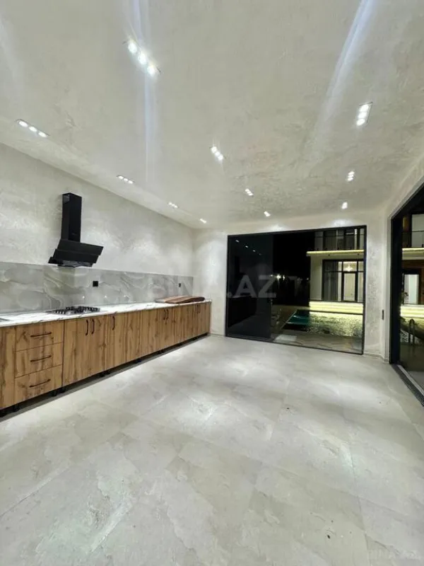 Satılır 6 otaqlı həyət evi 300 m²