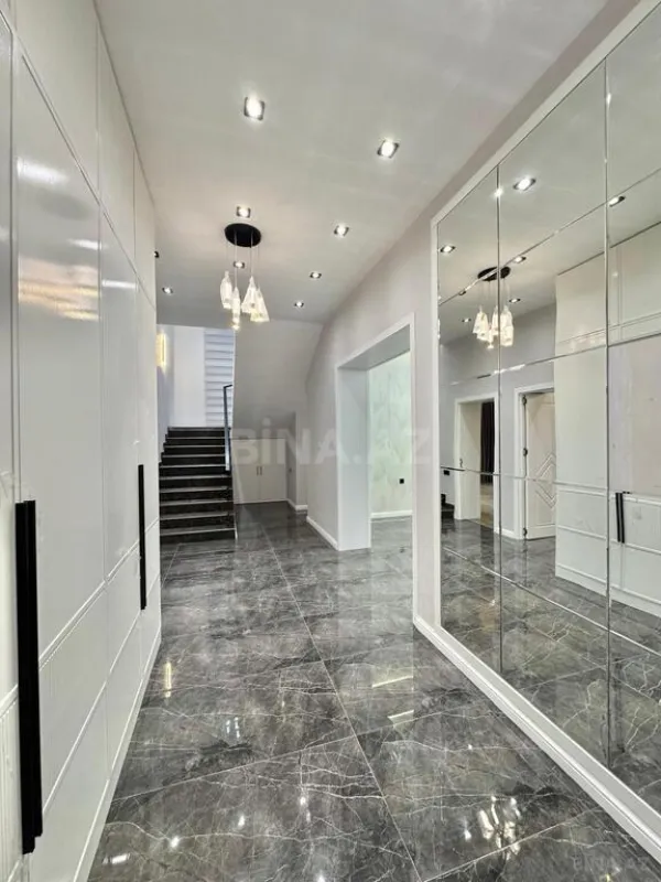 Satılır 6 otaqlı həyət evi 300 m²