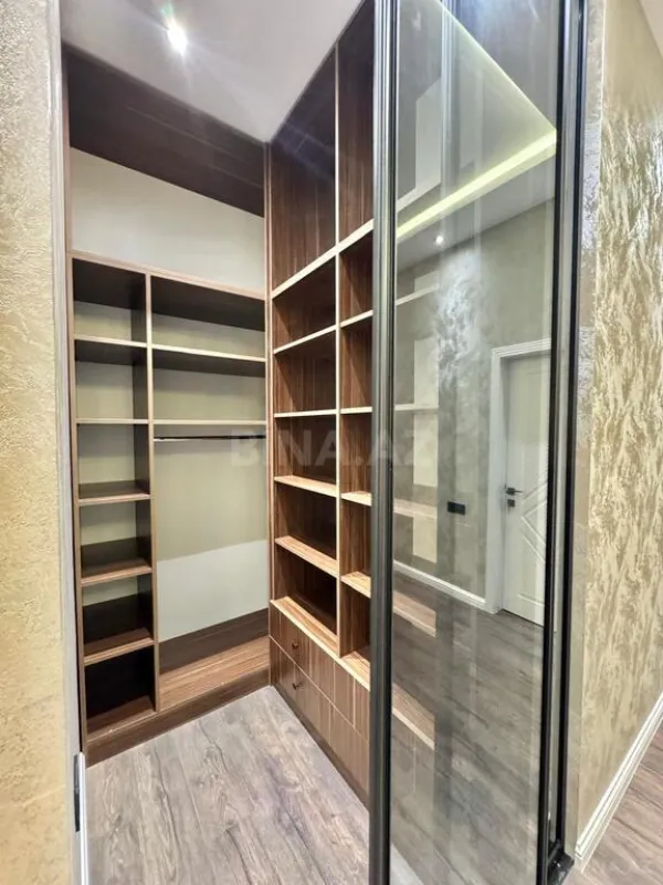 Satılır 6 otaqlı həyət evi 300 m²