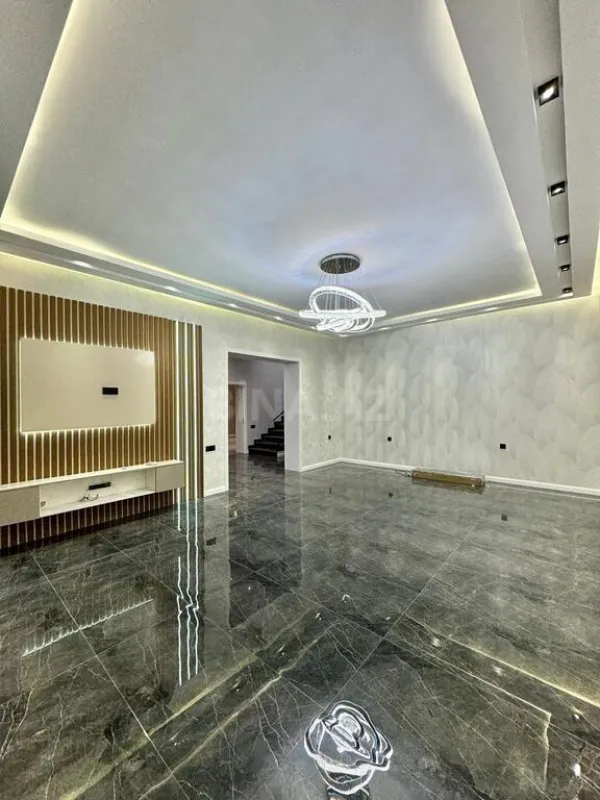 Satılır 6 otaqlı həyət evi 300 m²