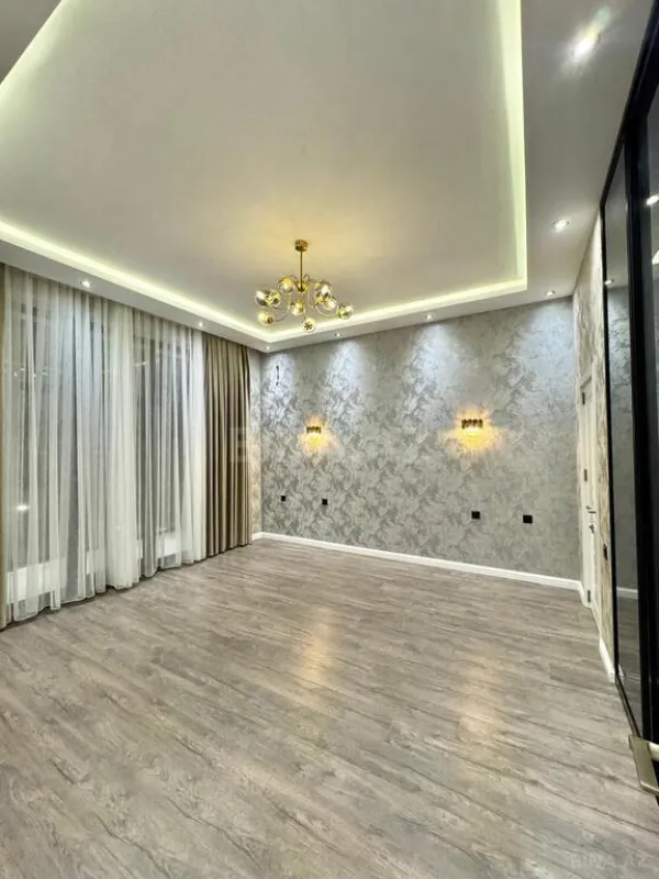 Satılır 6 otaqlı həyət evi 300 m²