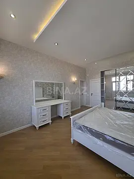 Satılır 4 otaqlı mənzil 180 m²