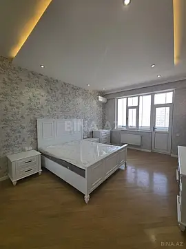 Satılır 4 otaqlı mənzil 180 m²