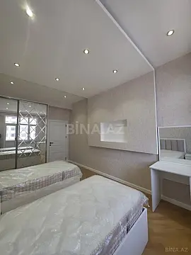 Satılır 4 otaqlı mənzil 180 m²
