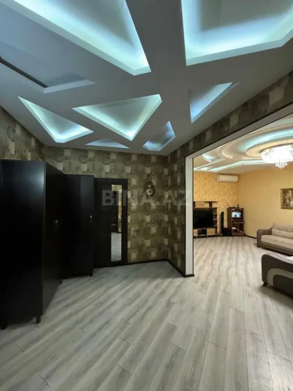 Satılır 5 otaqlı həyət evi 250 m²