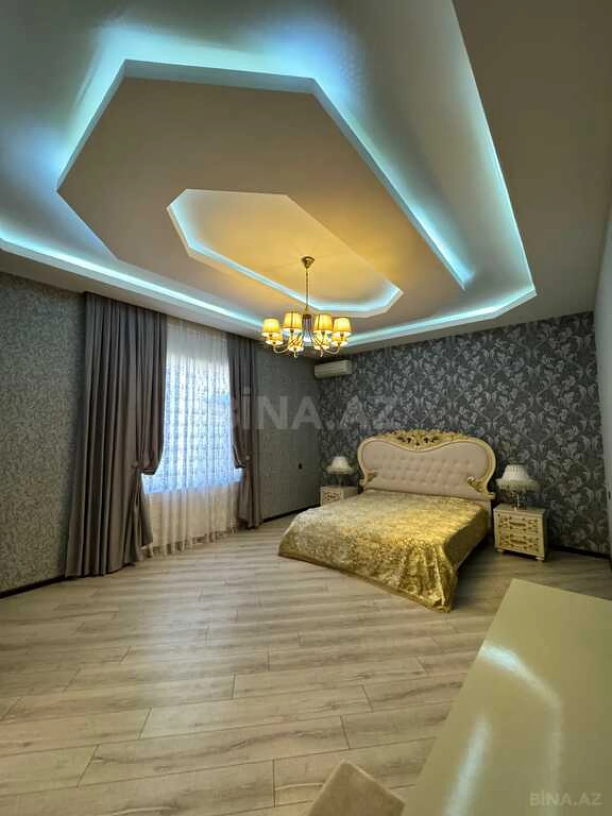 Satılır 5 otaqlı həyət evi 250 m²