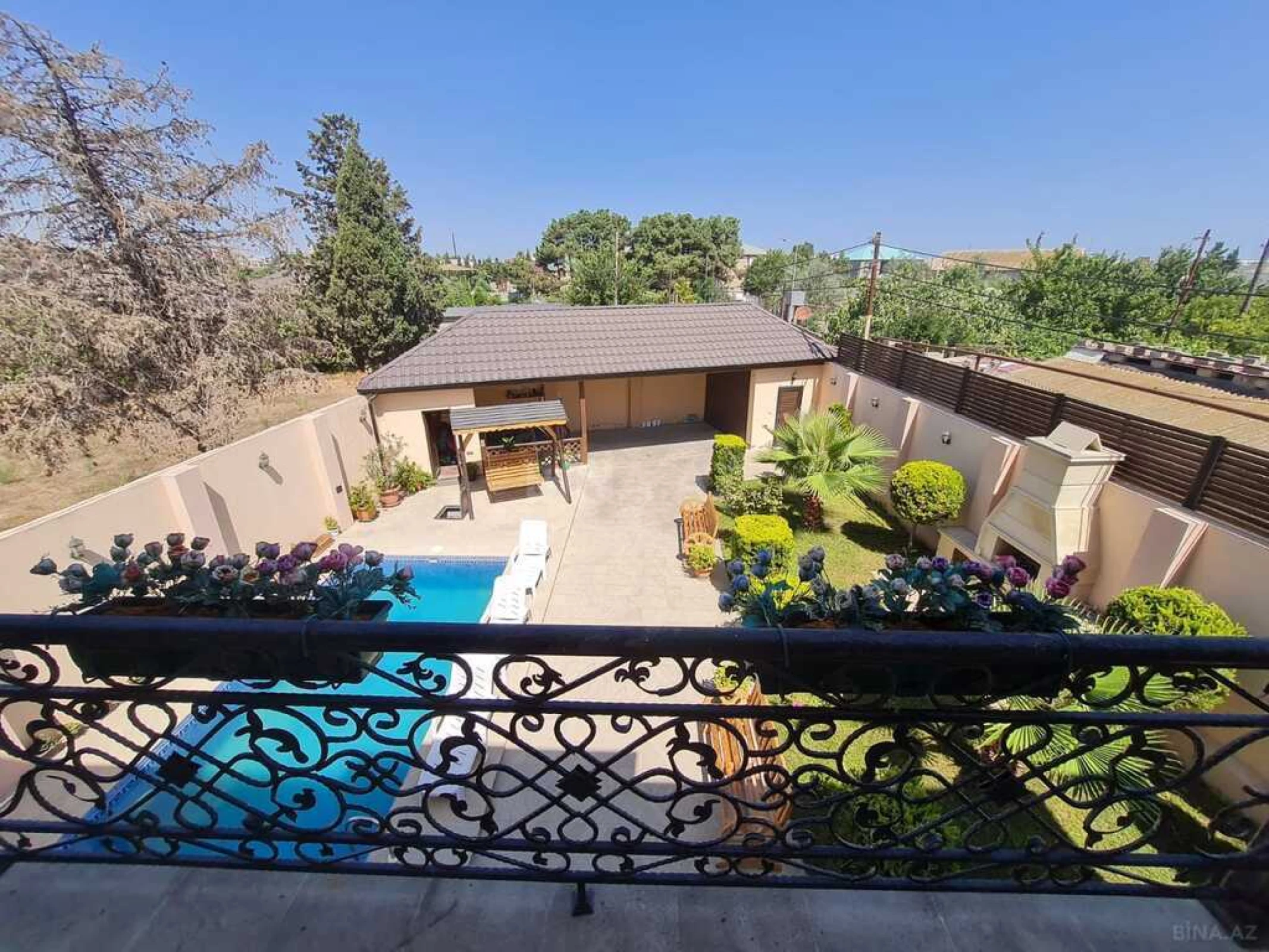 Satılır 5 otaqlı həyət evi 250 m²