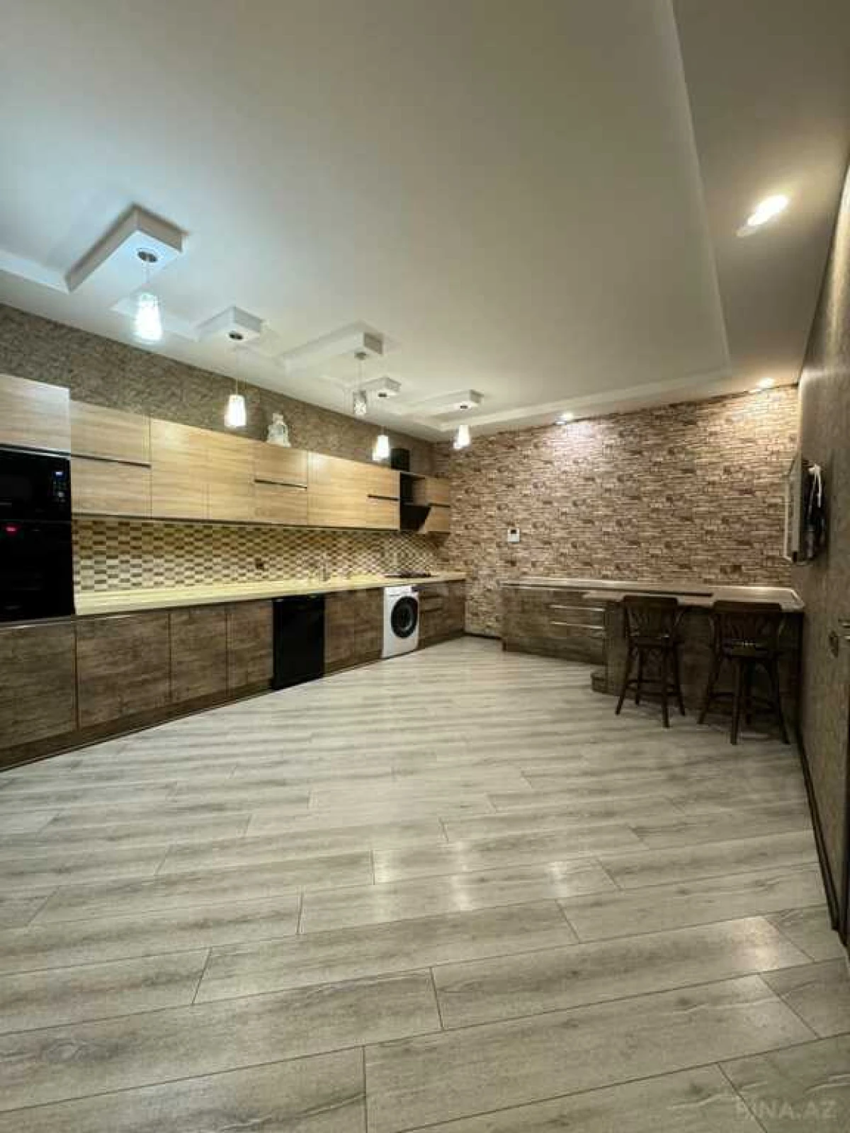 Satılır 5 otaqlı həyət evi 250 m²