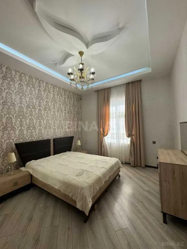 Satılır 5 otaqlı həyət evi 250 m²