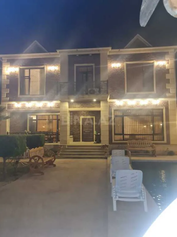 Satılır 5 otaqlı həyət evi 250 m²