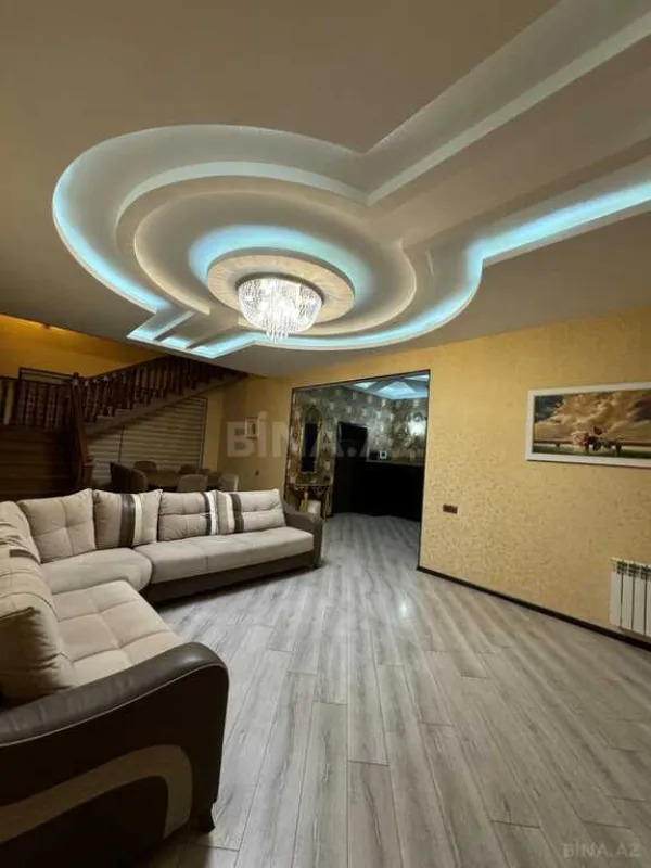 Satılır 5 otaqlı həyət evi 250 m²