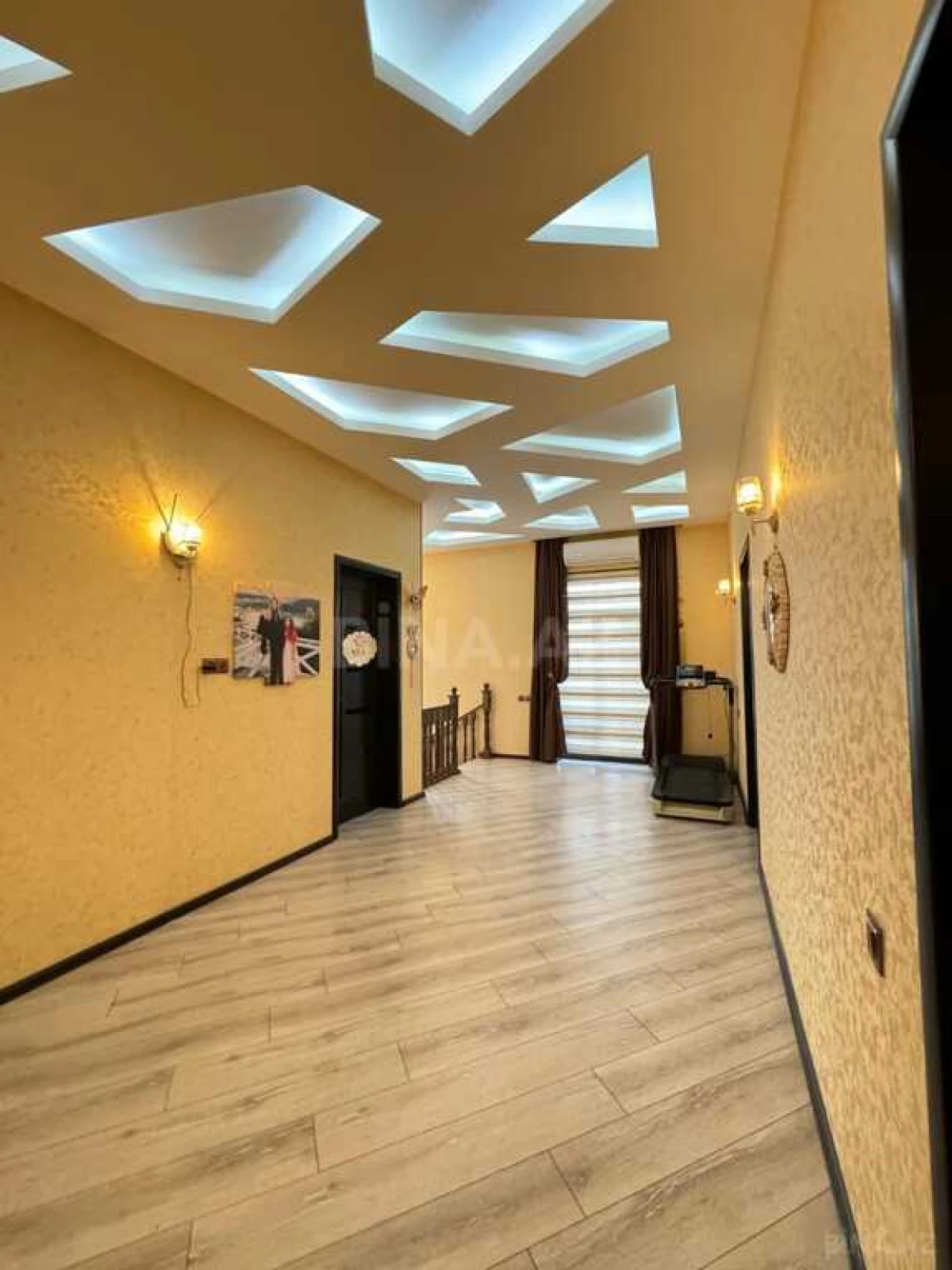 Satılır 5 otaqlı həyət evi 250 m²