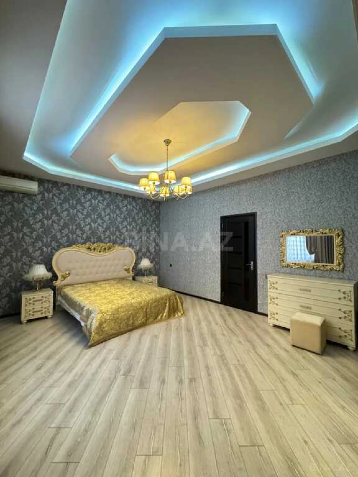 Satılır 5 otaqlı həyət evi 250 m²