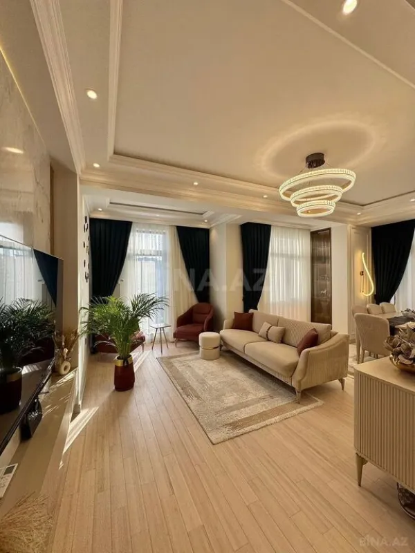 Satılır 3 otaqlı mənzil 124 m²