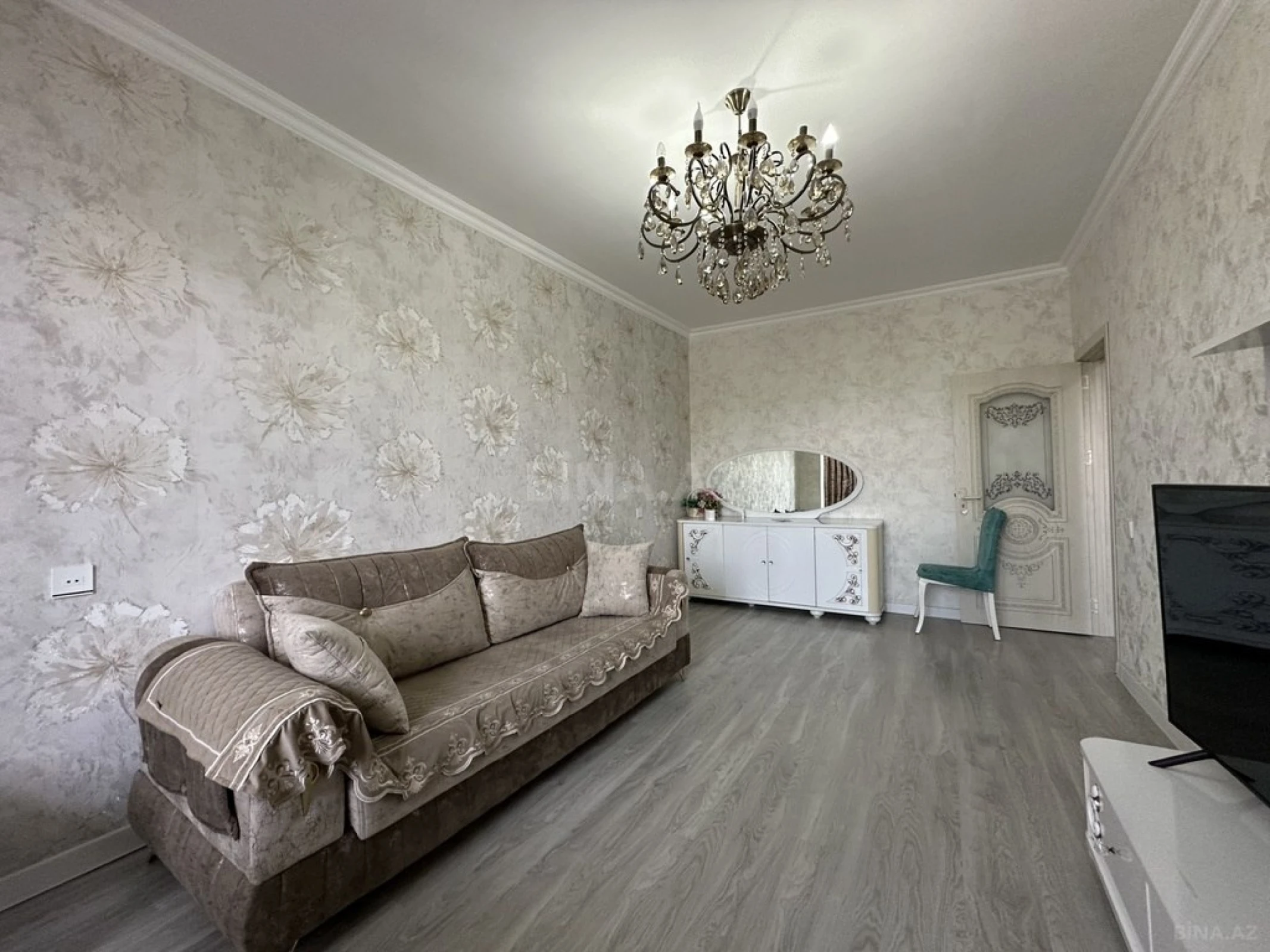 Satılır 4 otaqlı mənzil 100 m²