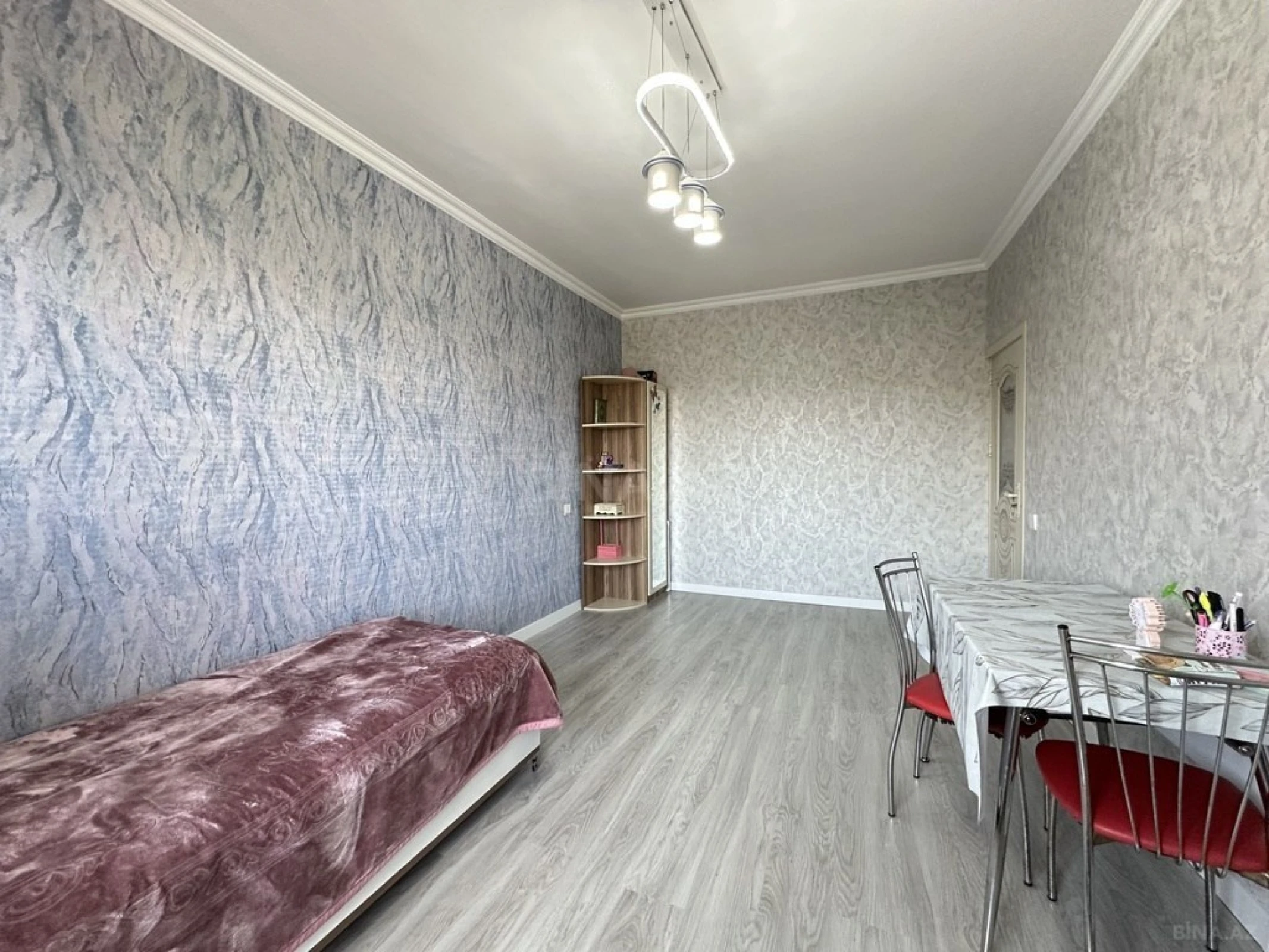 Satılır 4 otaqlı mənzil 100 m²
