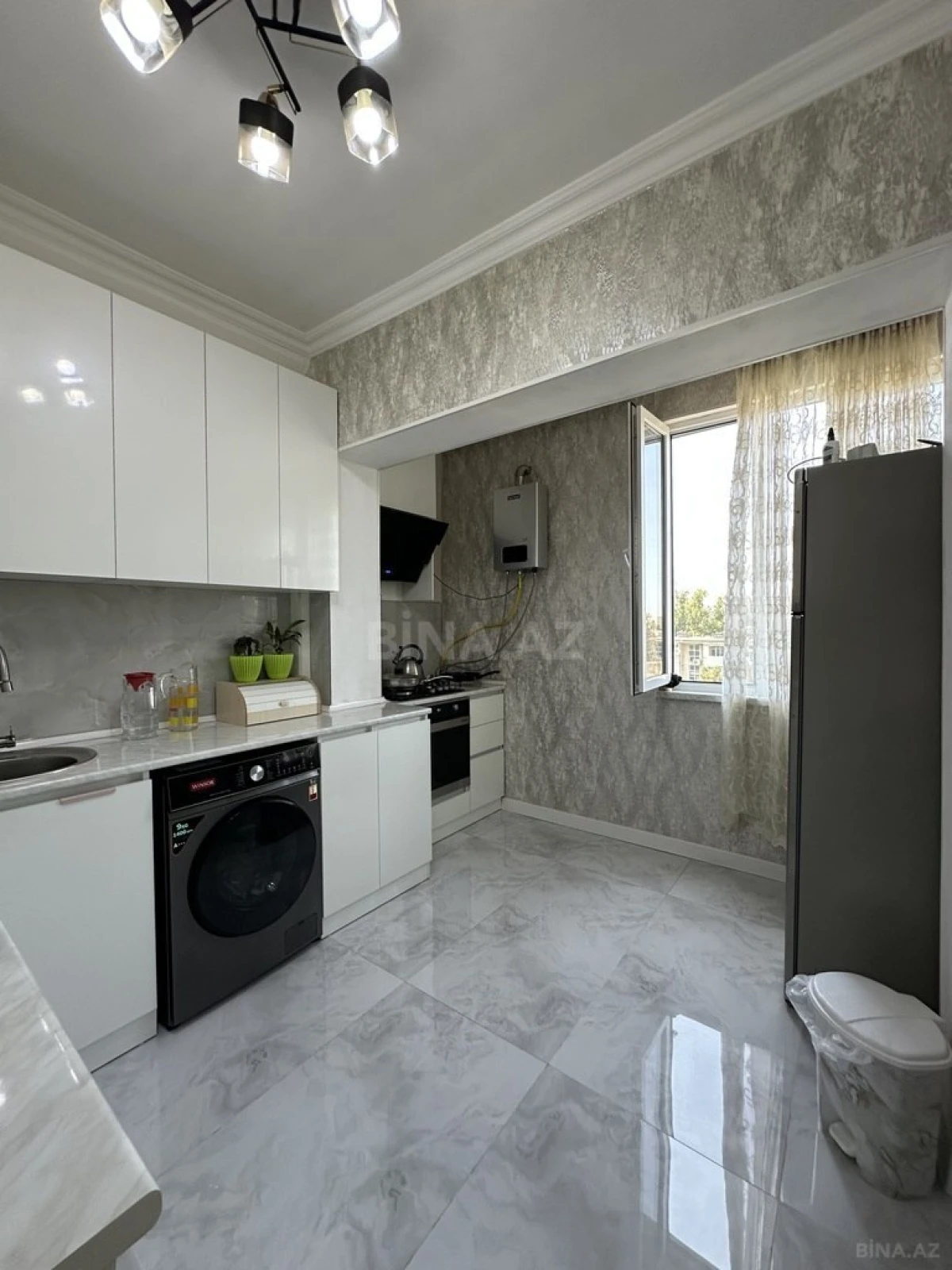 Satılır 4 otaqlı mənzil 100 m²