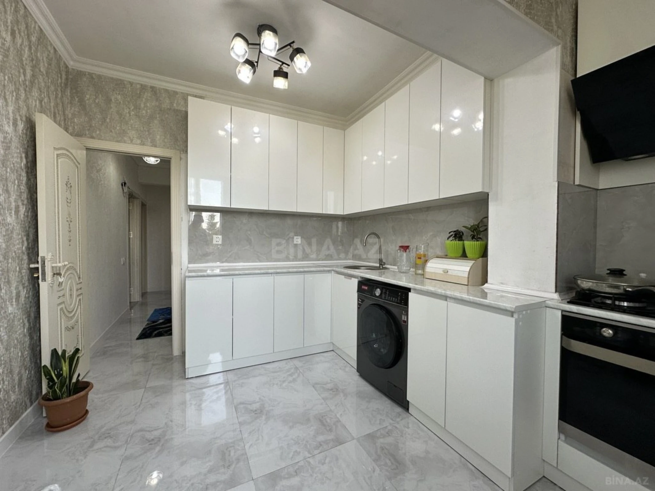 Satılır 4 otaqlı mənzil 100 m²