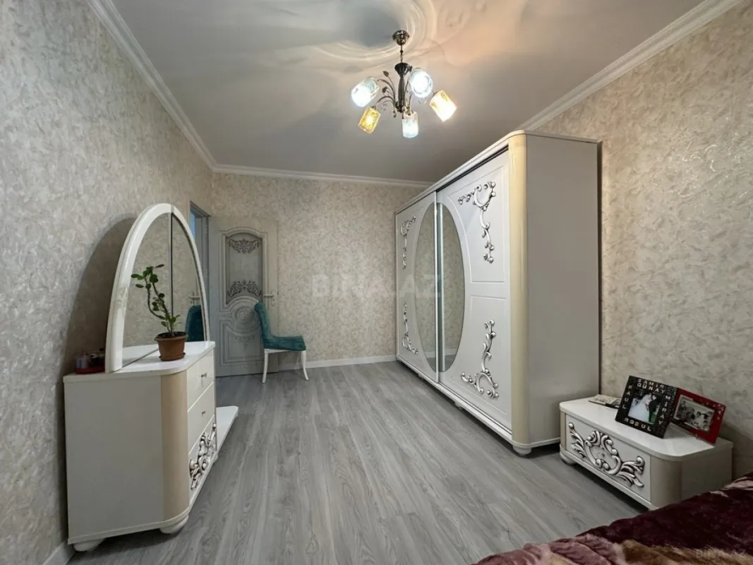 Satılır 4 otaqlı mənzil 100 m²