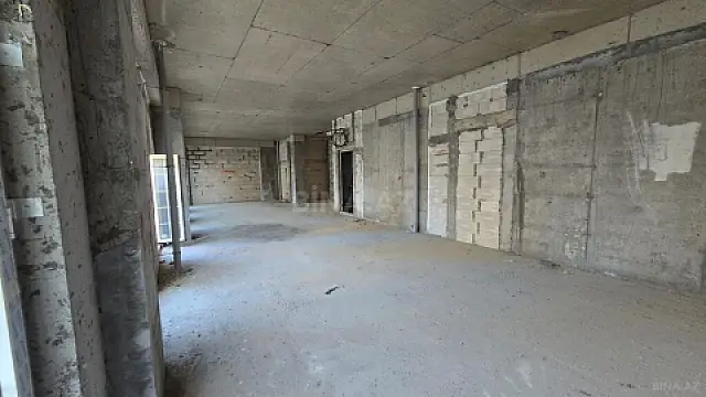 Satılır 4 otaqlı mənzil 145 m²