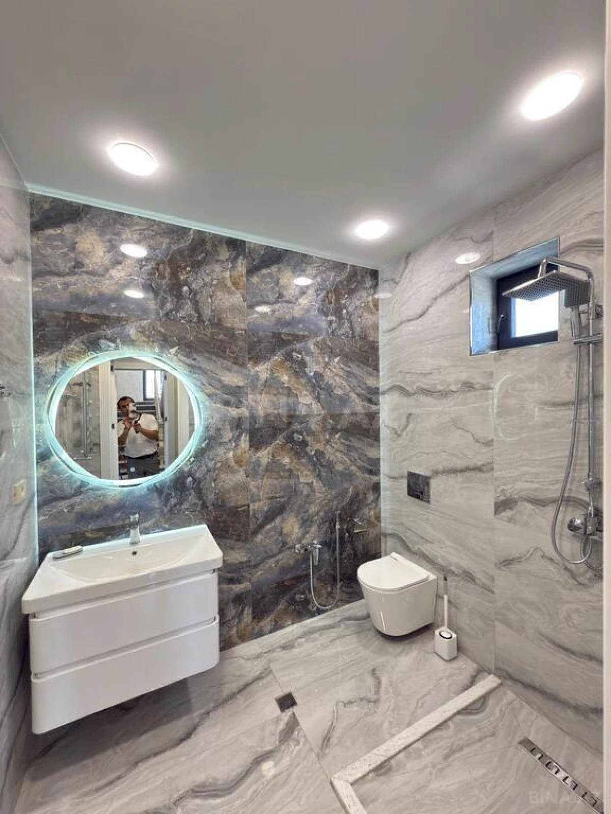 Satılır 4 otaqlı həyət evi 310 m²