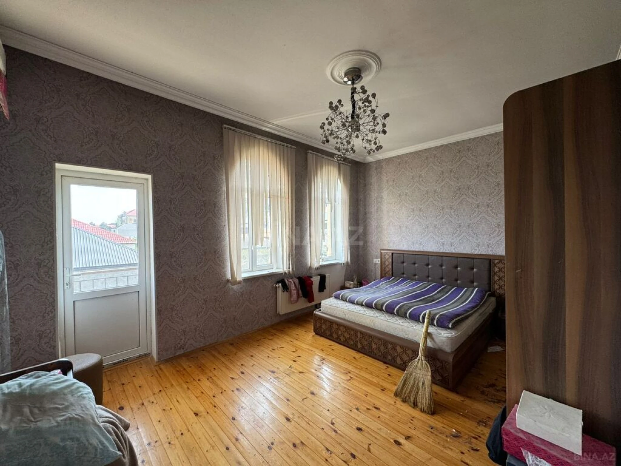 Satılır 6 otaqlı həyət evi 270 m²
