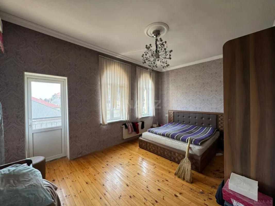Satılır 6 otaqlı həyət evi 270 m²