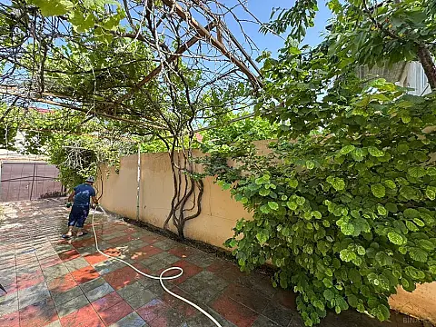 Satılır 6 otaqlı həyət evi 270 m²