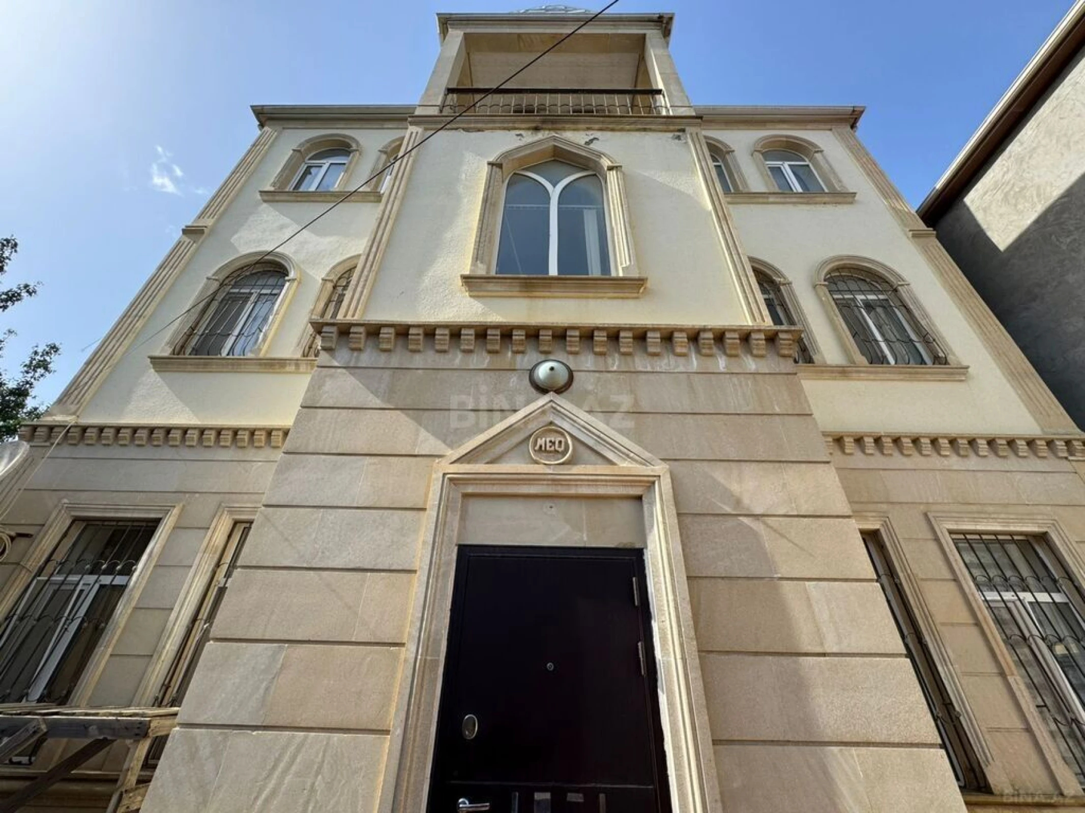 Satılır 6 otaqlı həyət evi 270 m²