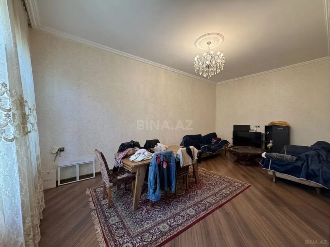 Satılır 6 otaqlı həyət evi 270 m²