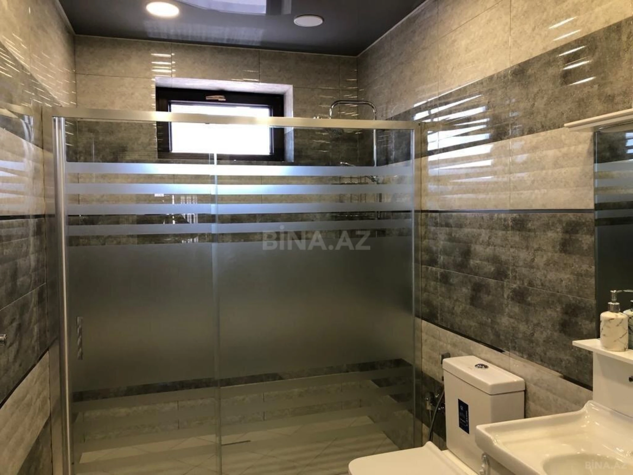 Kirayə verilir 5 otaqlı həyət evi 400 m²