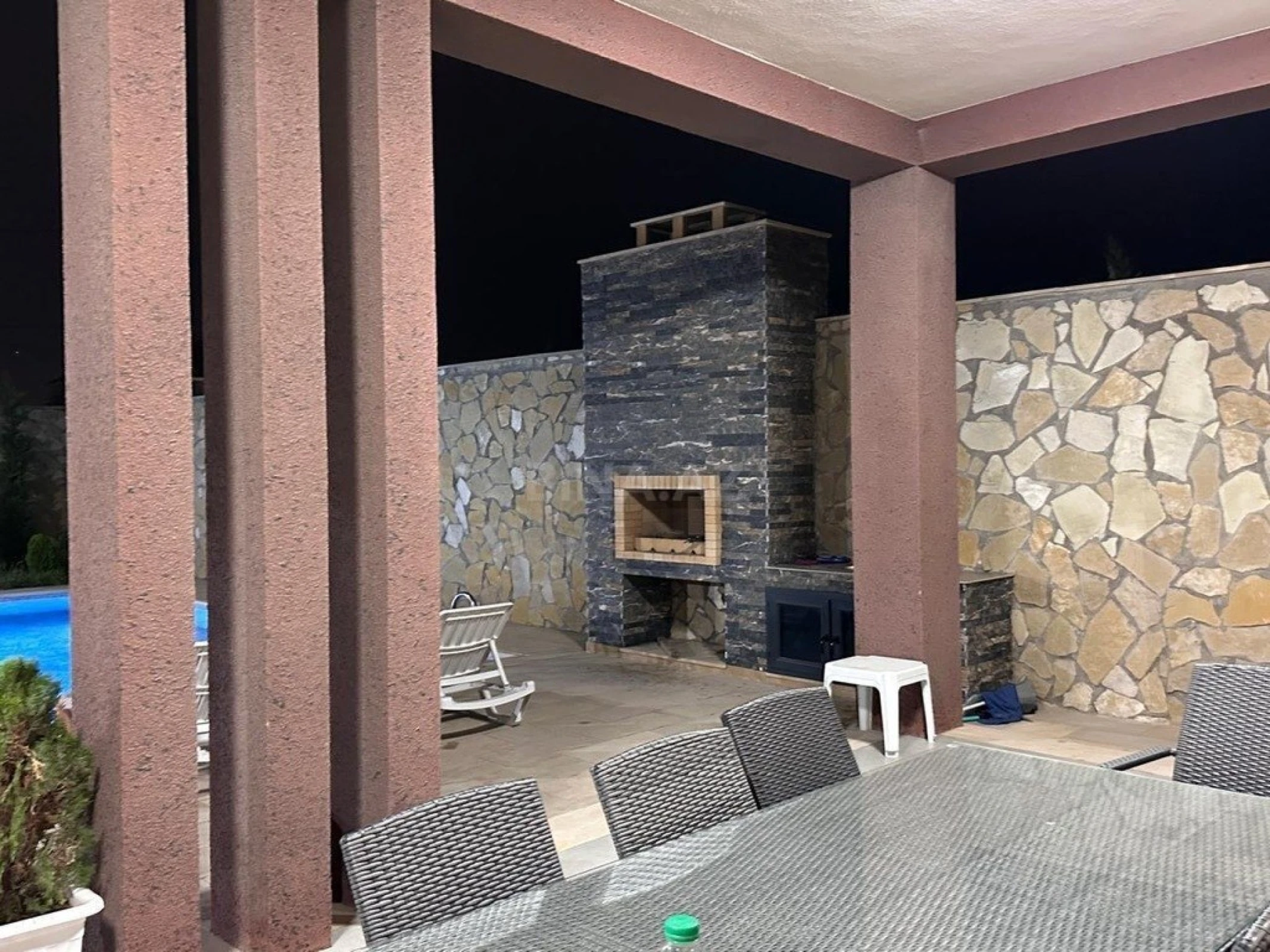 Kirayə verilir 5 otaqlı həyət evi 250 m²