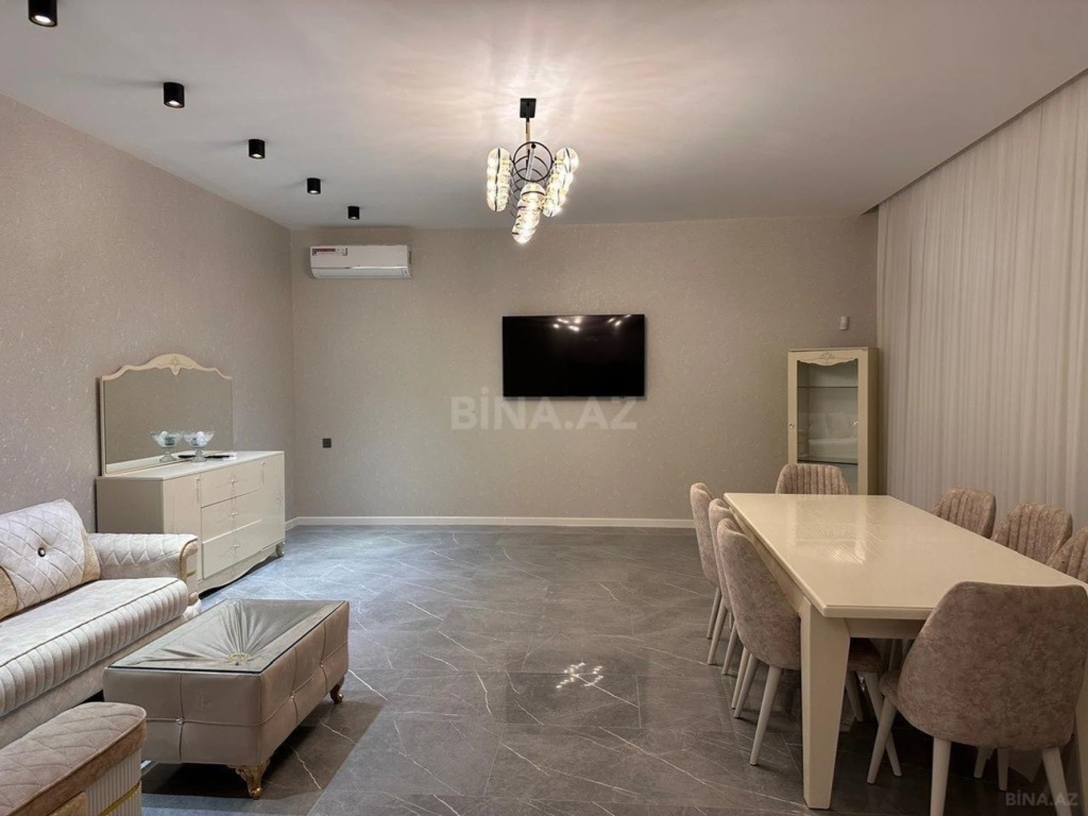 Kirayə verilir 5 otaqlı həyət evi 250 m²