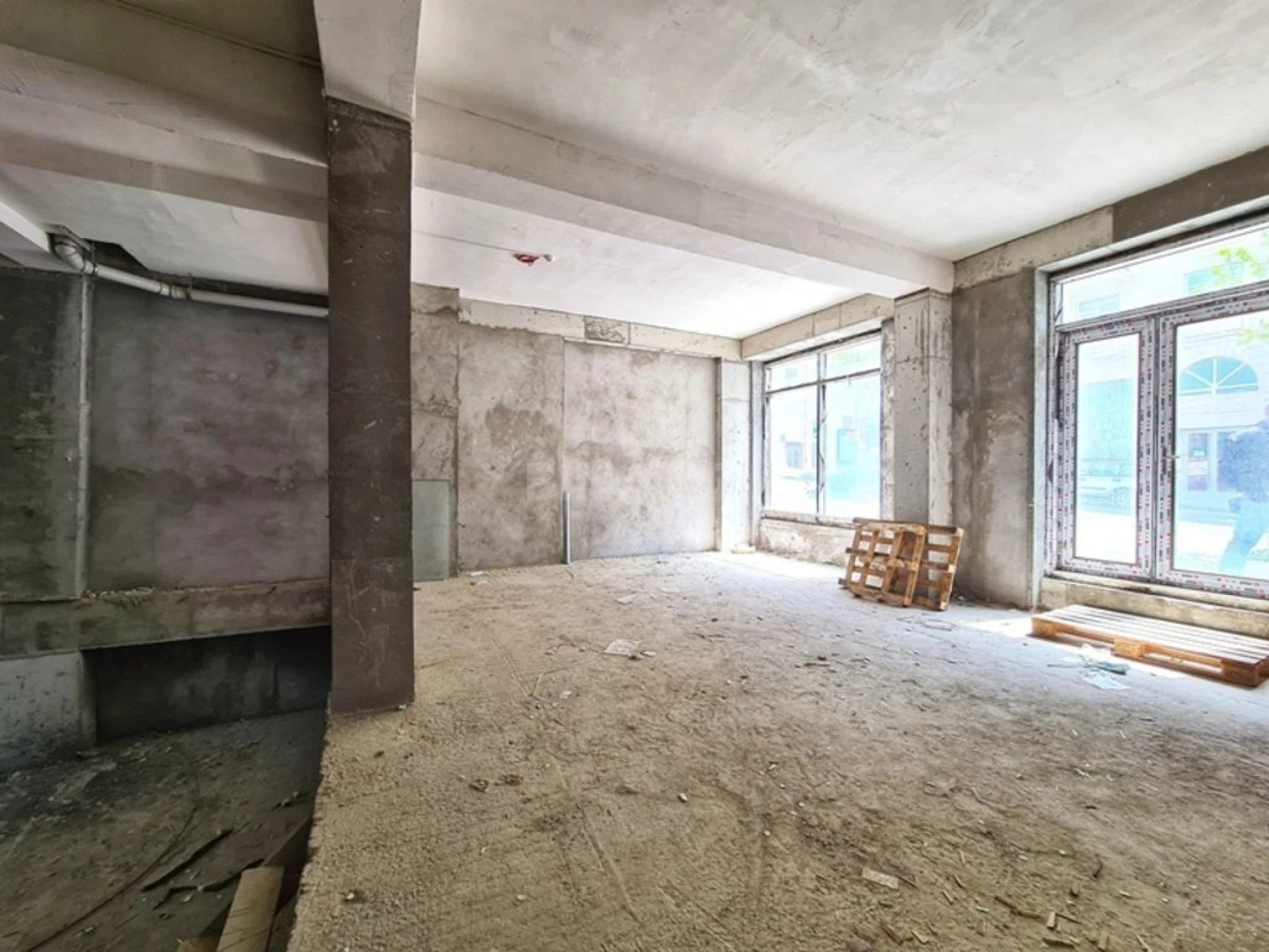 Kirayə verilir obyekt 95 m²